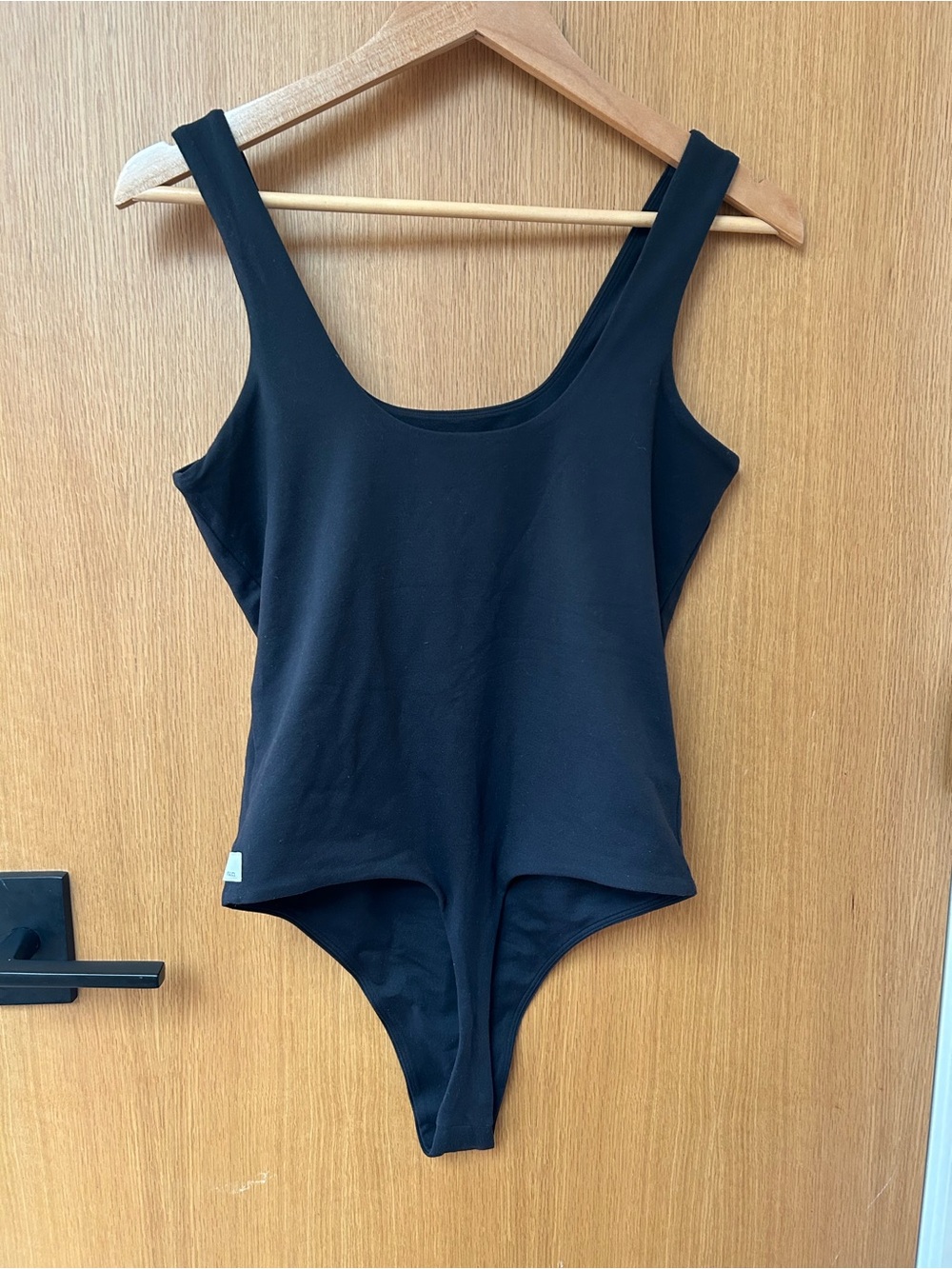 Vuori Halo Bodysuit Black Size L DreamKnit Scoop Neck Thong VW1224 - Picture 2 of 9
